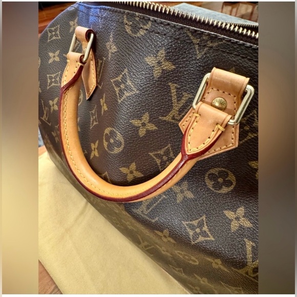 Louis Vuitton Speedy 35 Monogram Canvas Like New - Discontinued - Picture 15 of 15